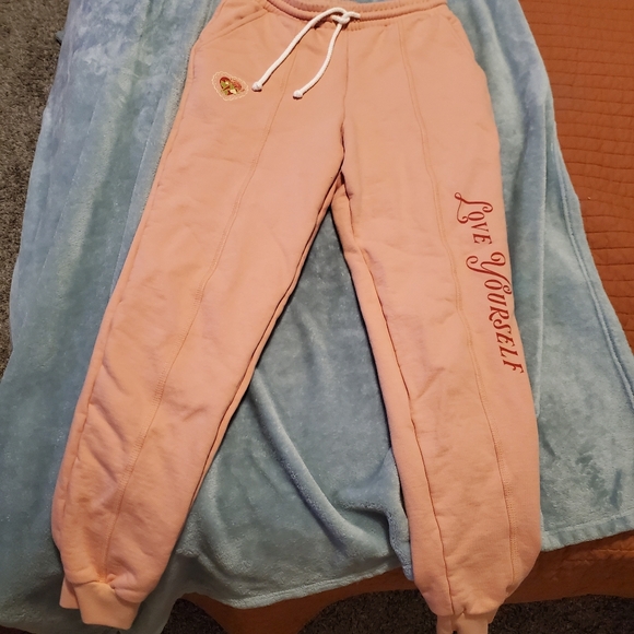 DD Sweats - Picture 1 of 6